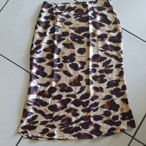 Leopard print midi skirt